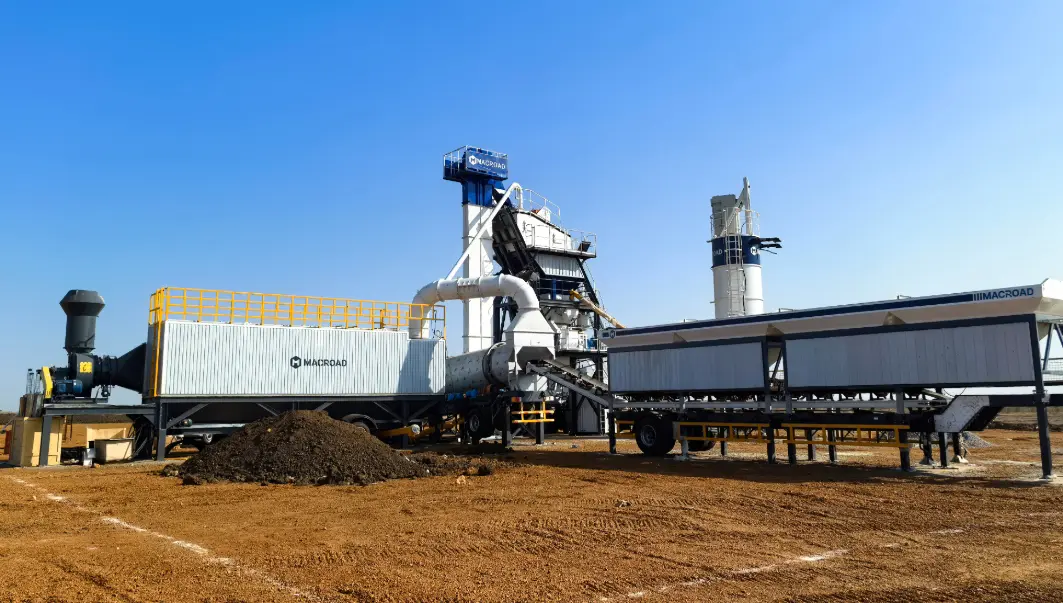 Portable mobile asphalt mixing plant for road work
